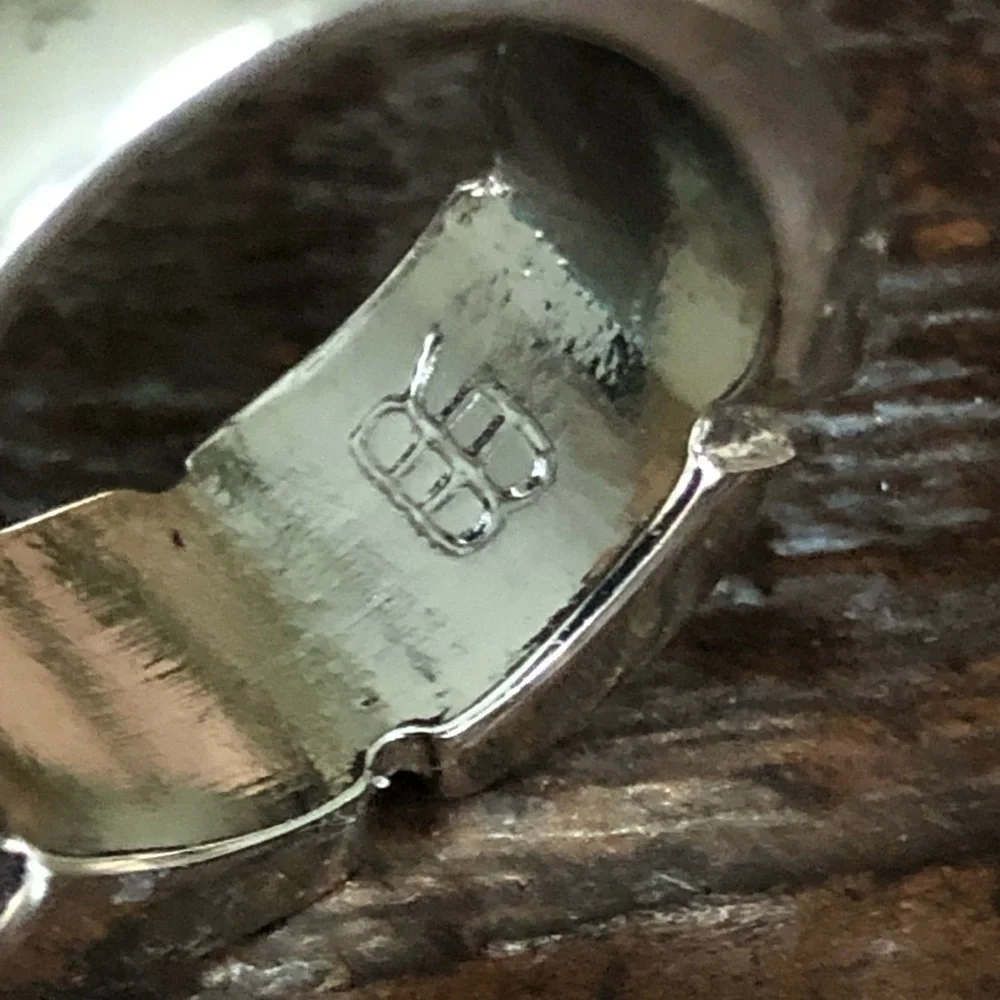 Banana Republic Cocktail Ring White and Silver with Rhinestones size 7.5 - Picture 3 of 8